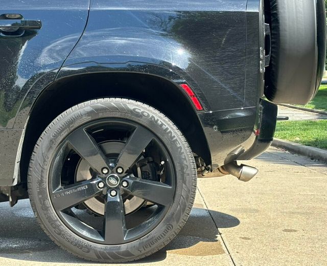 2025 Land Rover Defender 2025 LAND ROVER DEFENDER 110 V8 P525 - 22870635 - 40