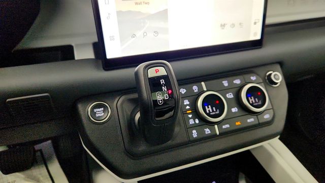 2025 Land Rover Defender 90 P300 S w/ Premium Upgrade Interior Pack & 20'' Wheels - 22997962 - 16