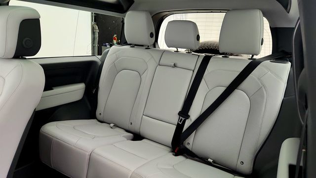 2025 Land Rover Defender 90 P300 S w/ Premium Upgrade Interior Pack & 20'' Wheels - 22997962 - 20
