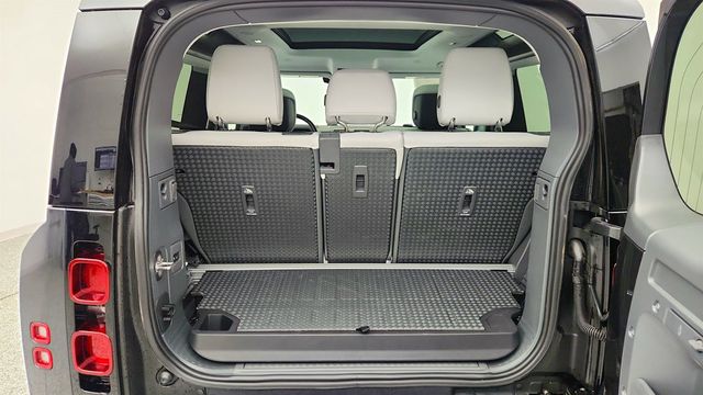 2025 Land Rover Defender 90 P300 S w/ Premium Upgrade Interior Pack & 20'' Wheels - 22997962 - 21