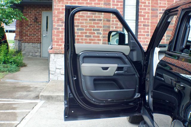 2025 Land Rover Defender Local Trade/Air Suspension Pkg/Adaptive Dynamics/Meridian Audio - 23019853 - 18