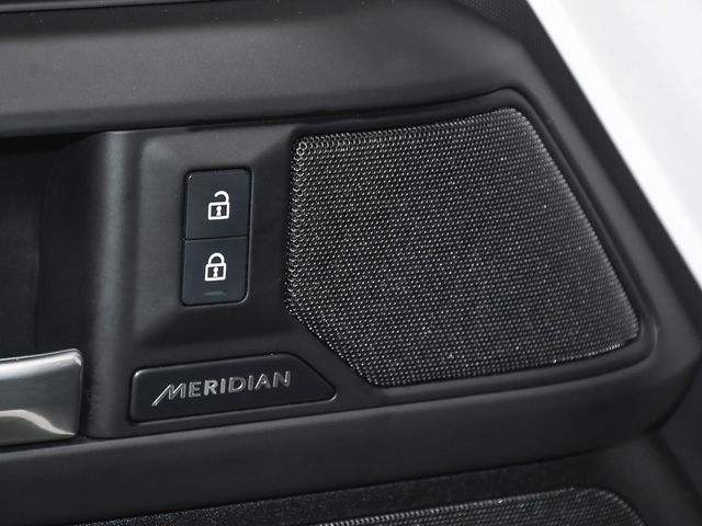 2025 Land Rover Defender 110 S - 22950438 - 10