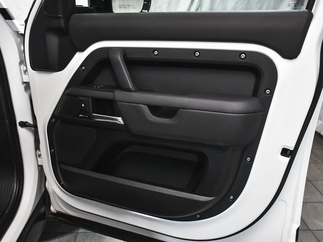 2025 Land Rover Defender 110 S - 22950438 - 13