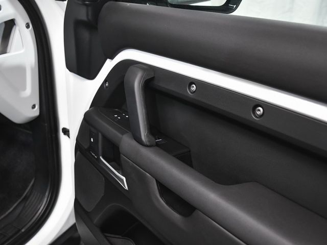 2025 Land Rover Defender 110 S - 22950438 - 14