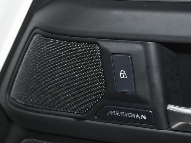 2025 Land Rover Defender 110 S - 22950438 - 15