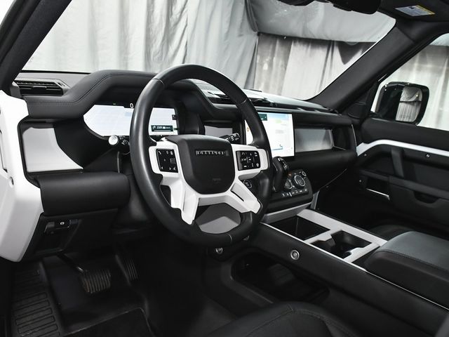 2025 Land Rover Defender 110 S - 22950438 - 17