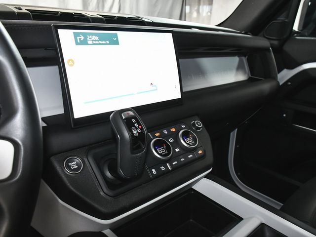 2025 Land Rover Defender 110 S - 22950438 - 37