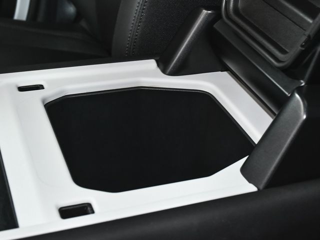 2025 Land Rover Defender 110 S - 22950438 - 41