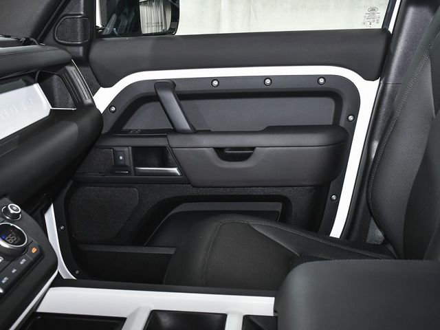 2025 Land Rover Defender 110 S - 22950438 - 42