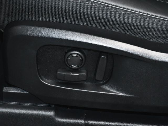 2025 Land Rover Defender 110 S - 22950438 - 44