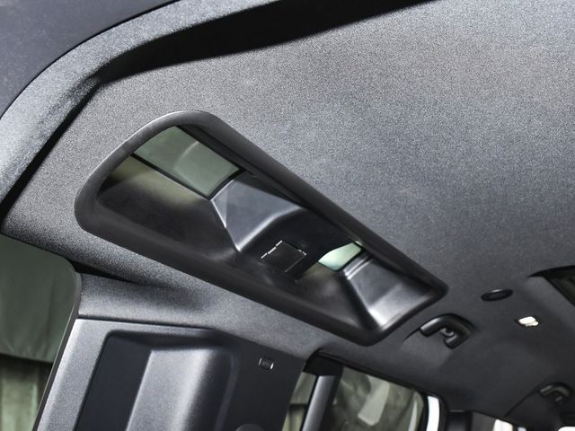 2025 Land Rover Defender 110 S - 22950438 - 48