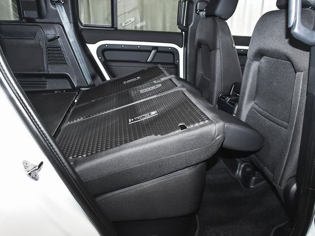 2025 Land Rover Defender 110 S - 22950438 - 51