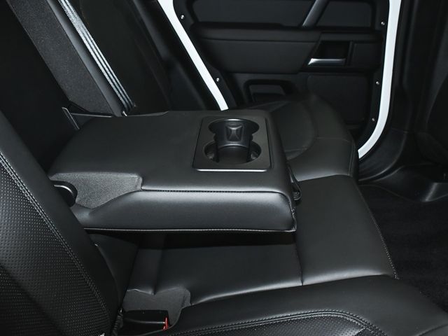 2025 Land Rover Defender 110 S - 22950438 - 55
