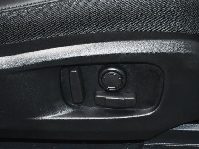 2025 Land Rover Defender 110 S - 22950438 - 59