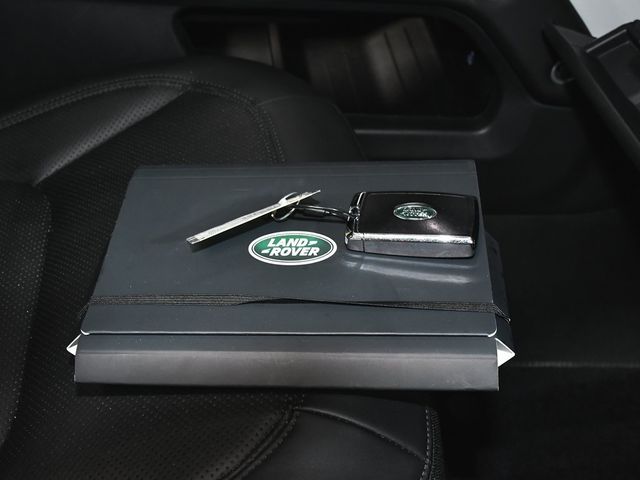 2025 Land Rover Defender 110 S - 22950438 - 63