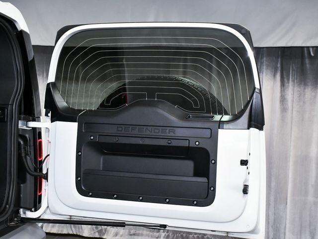 2025 Land Rover Defender 110 S - 22950438 - 65