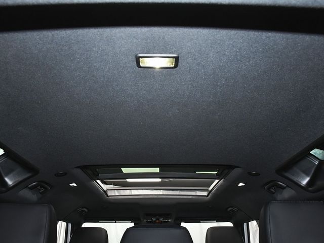 2025 Land Rover Defender 110 S - 22950438 - 68