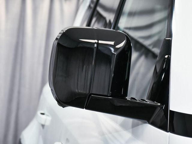 2025 Land Rover Defender 110 S - 22950438 - 72