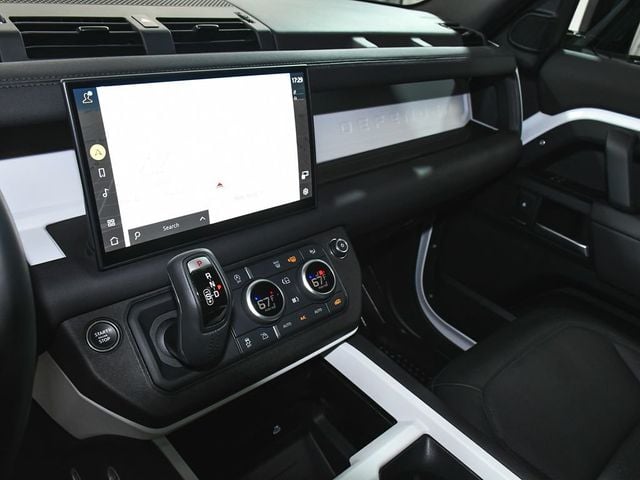2025 Land Rover Defender 110 S - 23041765 - 36