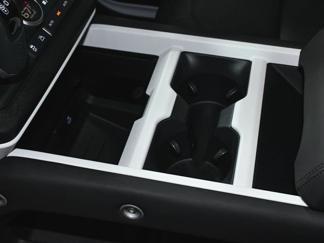 2025 Land Rover Defender 110 S - 23041765 - 38