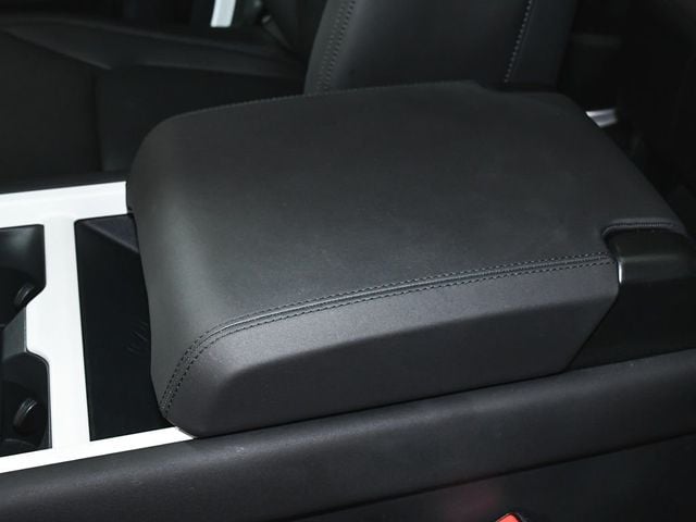2025 Land Rover Defender 110 S - 23041765 - 39
