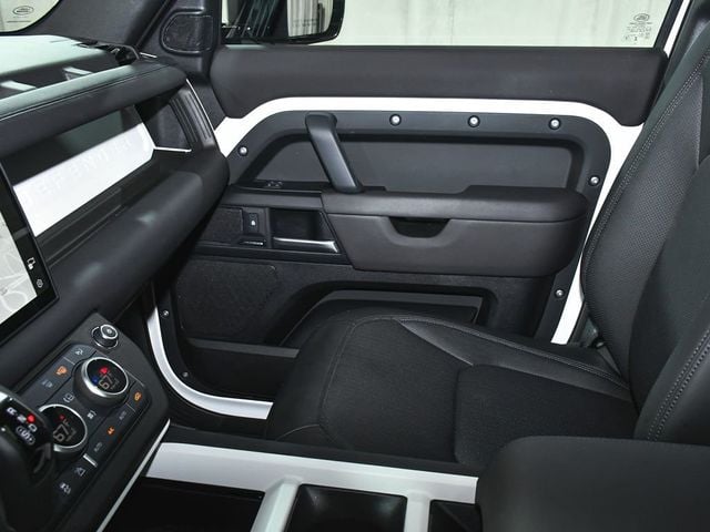 2025 Land Rover Defender 110 S - 23041765 - 41