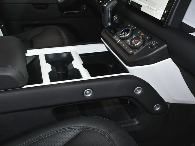2025 Land Rover Defender 110 S - 23041765 - 55