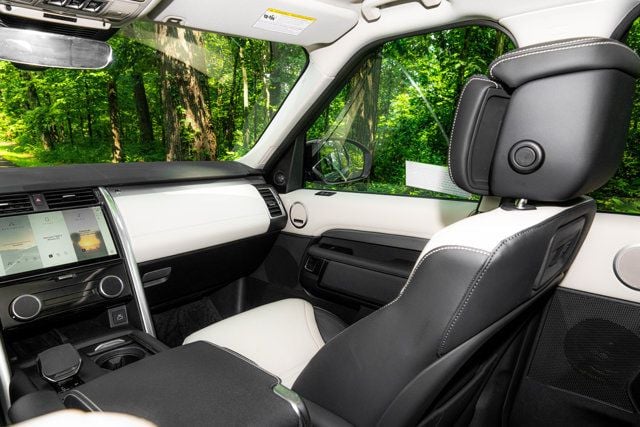 2025 Land Rover Discovery Dynamic SE - Photo 22