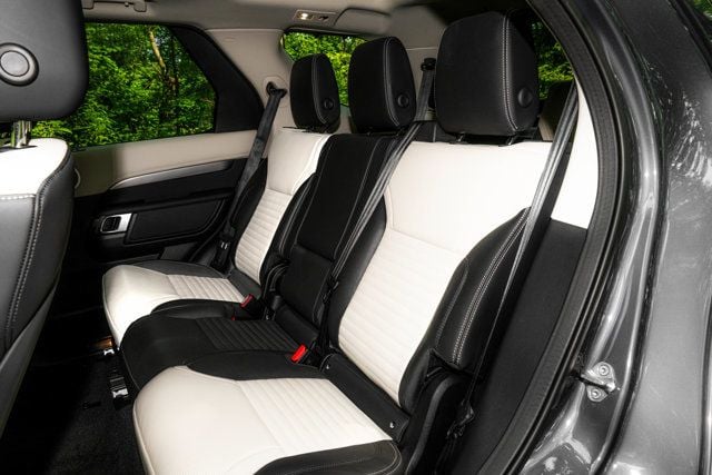 2025 Land Rover Discovery Dynamic SE - Photo 24