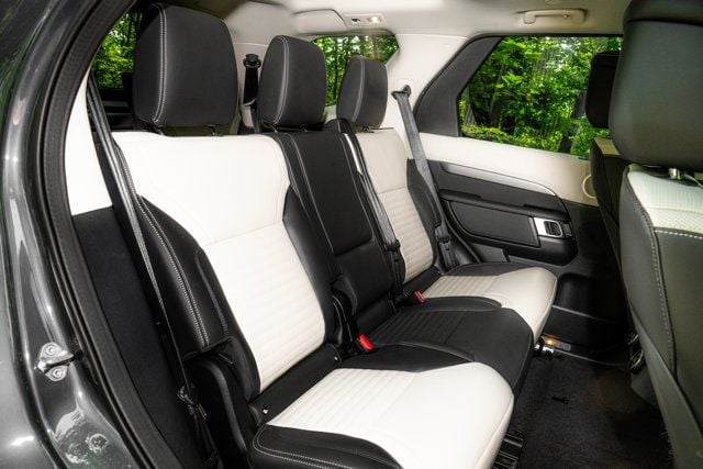 2025 Land Rover Discovery Dynamic SE - Photo 25