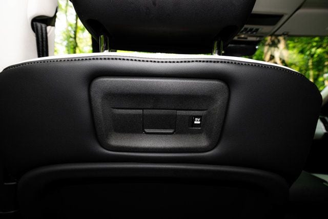 2025 Land Rover Discovery Dynamic SE - Photo 56