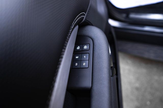 2025 Land Rover Discovery MSRP$80850/P-360-Dynamic-SE/ColdClimatePkg/Heated&CooledSeats - 23085418 - 31