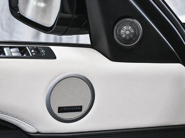 2025 Land Rover Discovery S - 22938091 - 10