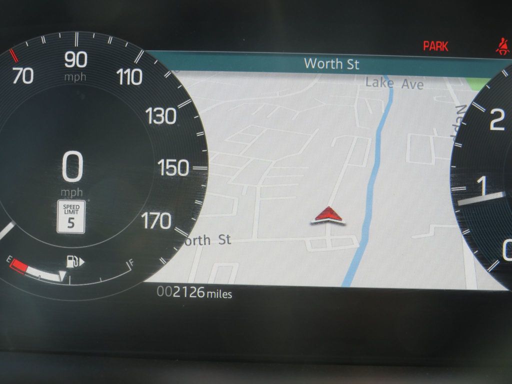 Land Rover Discovery Sport photo 10