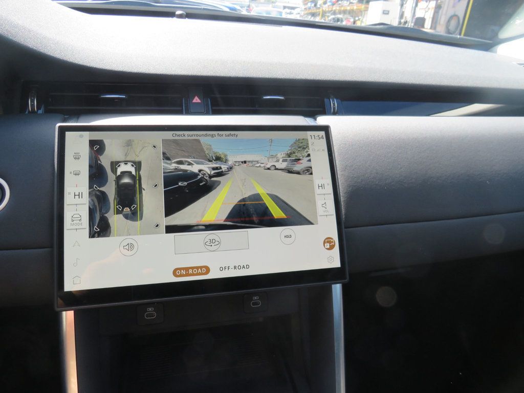 Land Rover Discovery Sport photo 12