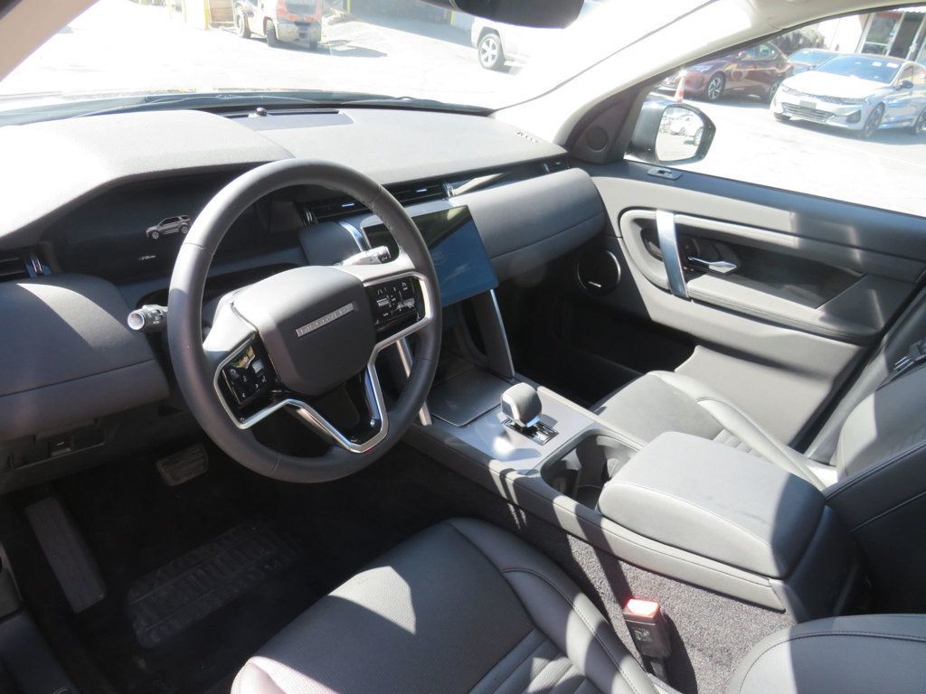 Land Rover Discovery Sport photo 8