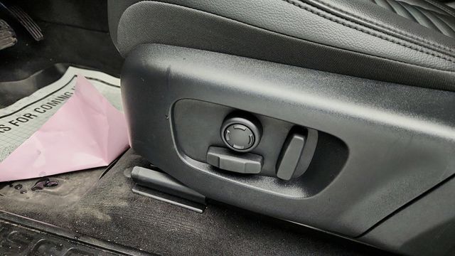 2025 Land Rover Discovery Sport S 4WD with Tow Hitch Receiver - 22953935 - 10