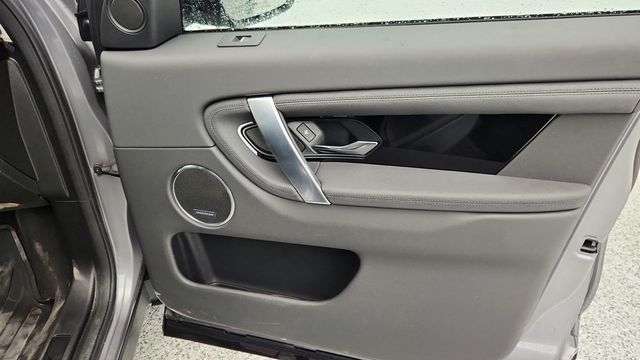 2025 Land Rover Discovery Sport S 4WD with Tow Hitch Receiver - 22953935 - 23