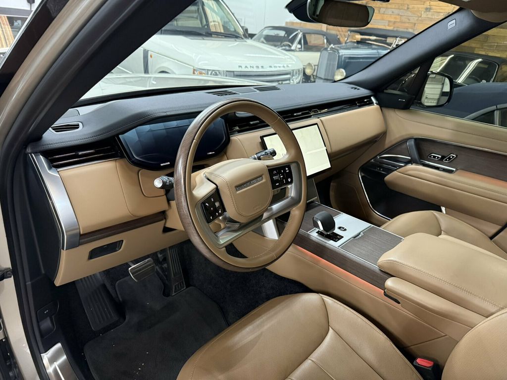 2025 Land Rover Range Rover Heated&CooledSeats/Black Contrast Roof/Meridian Audio/Blind Spot - 23075754 - 9
