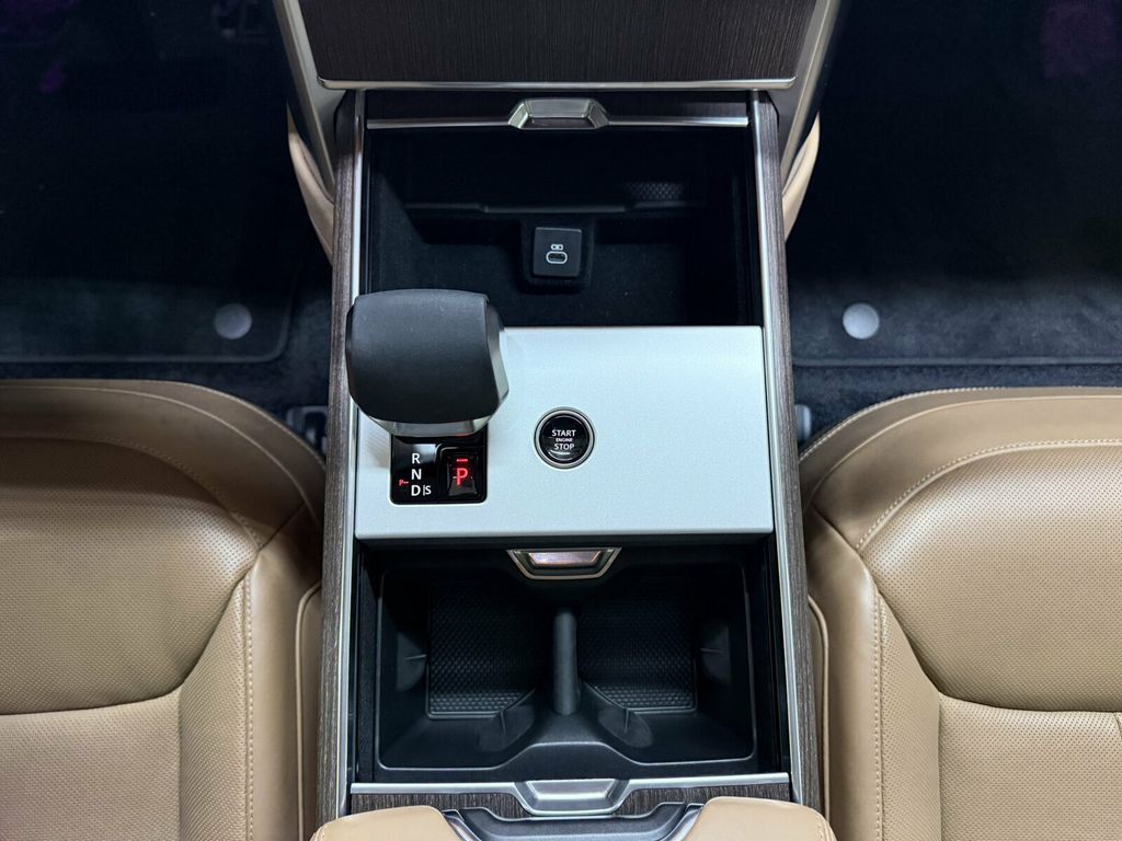 2025 Land Rover Range Rover Heated&CooledSeats/Black Contrast Roof/Meridian Audio/Blind Spot - 23075754 - 12