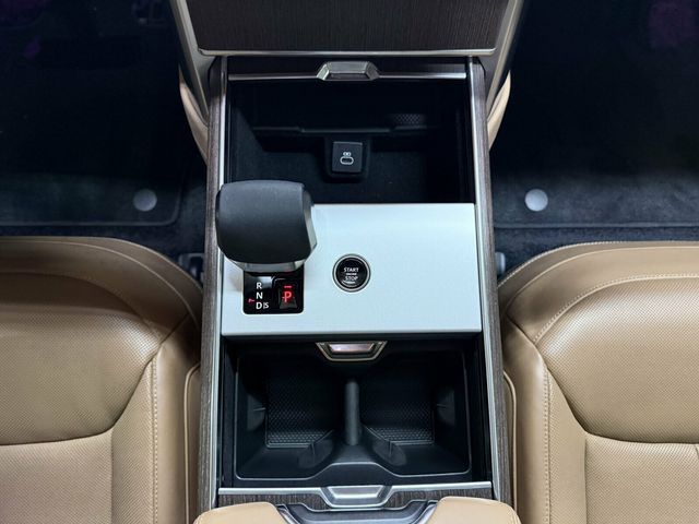 2025 Land Rover Range Rover Heated&CooledSeats/Black Contrast Roof/Meridian Audio/Blind Spot - 23075754 - 12