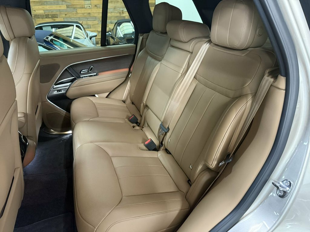 2025 Land Rover Range Rover Heated&CooledSeats/Black Contrast Roof/Meridian Audio/Blind Spot - 23075754 - 19