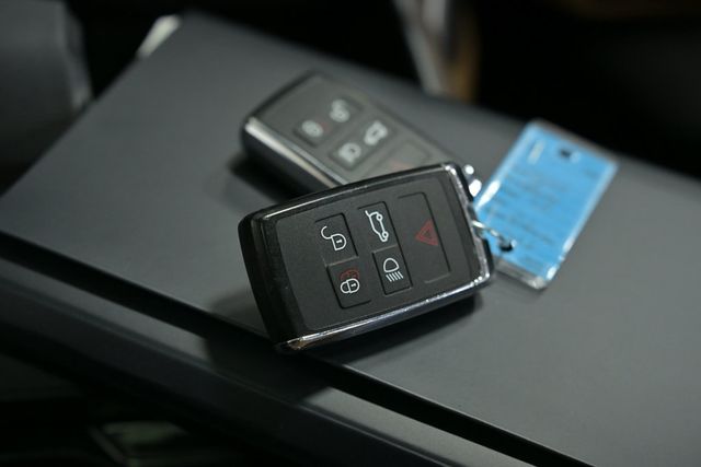 2025 Land Rover Range Rover P400 SE SWB - 23040581 - 52