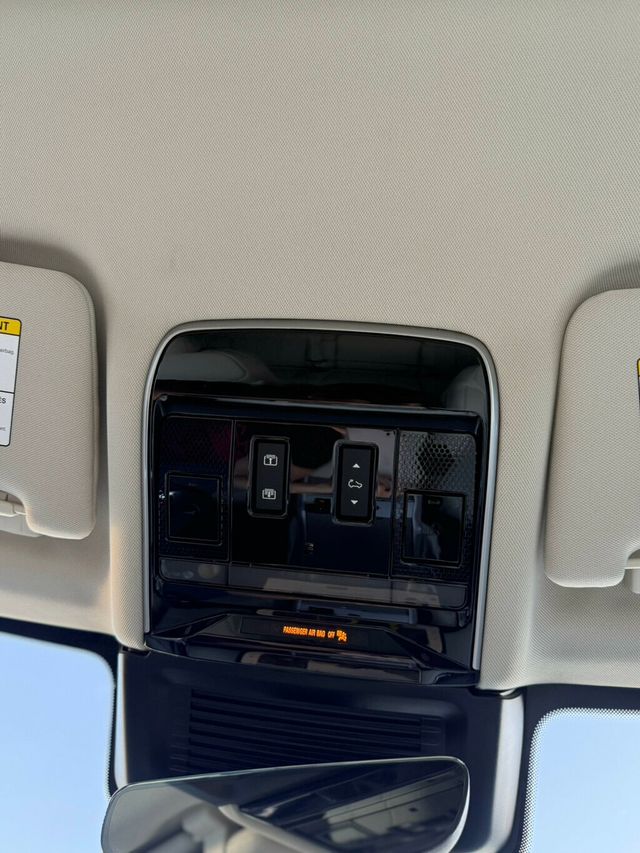 2025 Land Rover Range Rover P530 SE SWB - 22981046 - 21