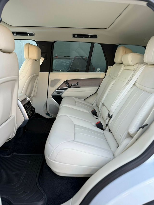 2025 Land Rover Range Rover P530 SE SWB - 22981046 - 7