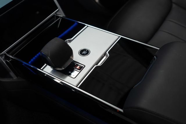 2025 Land Rover Range Rover P530 SE SWB - 22942088 - 29