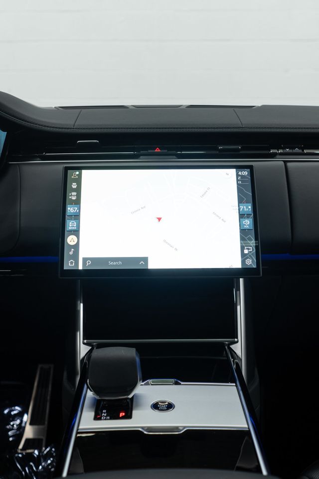 2025 Land Rover Range Rover P530 SE SWB - 22942088 - 30