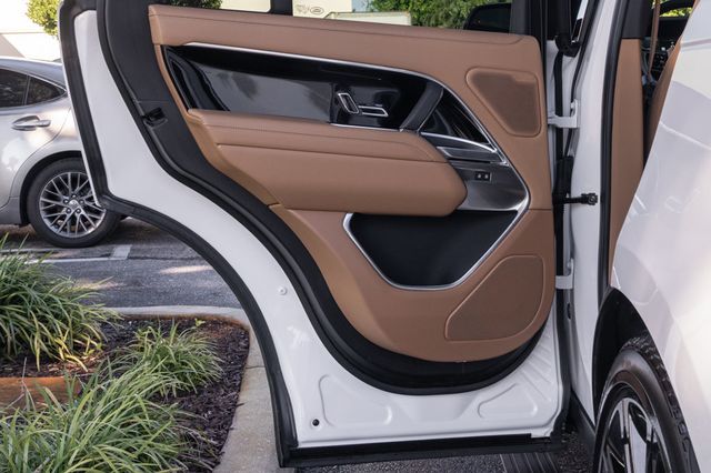 2025 Land Rover Range Rover P530 SE SWB - 22940729 - 33