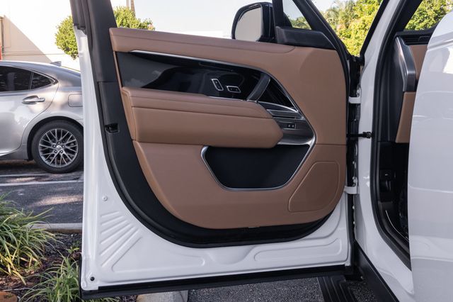 2025 Land Rover Range Rover P530 SE SWB - 22940729 - 34