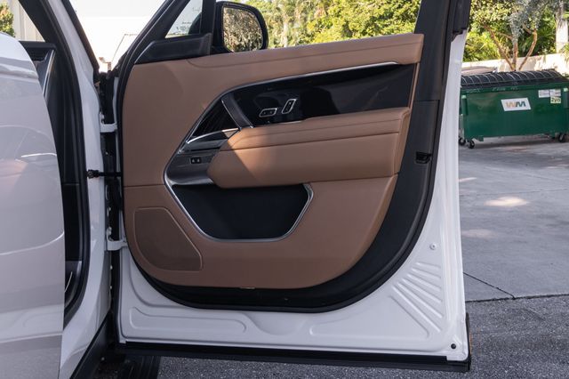 2025 Land Rover Range Rover P530 SE SWB - 22940729 - 36